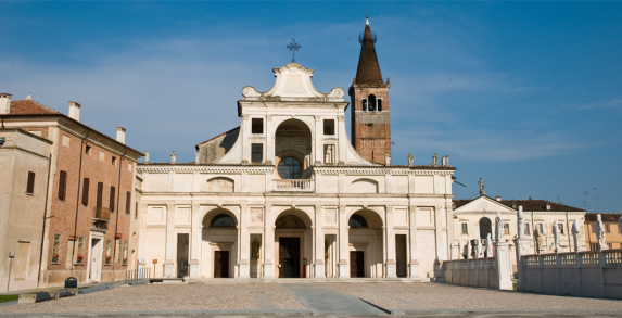 Facciata Giuliesca della Basilica